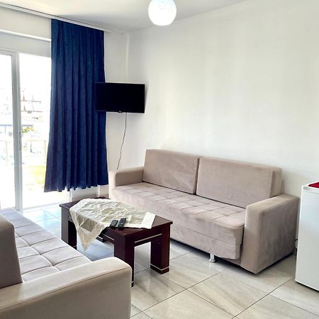 L.T. Noy'S Apartment Sarande Bagian luar foto