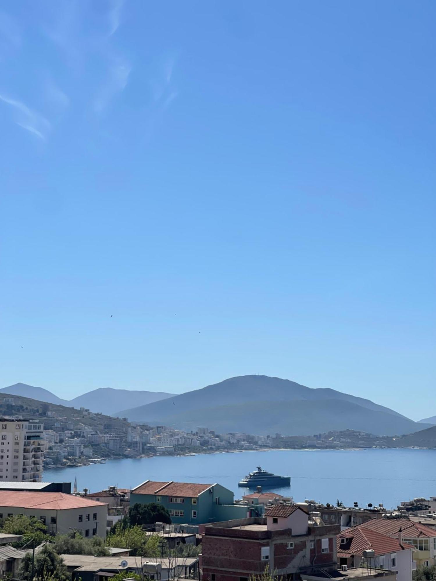 L.T. Noy'S Apartment Sarande Bagian luar foto