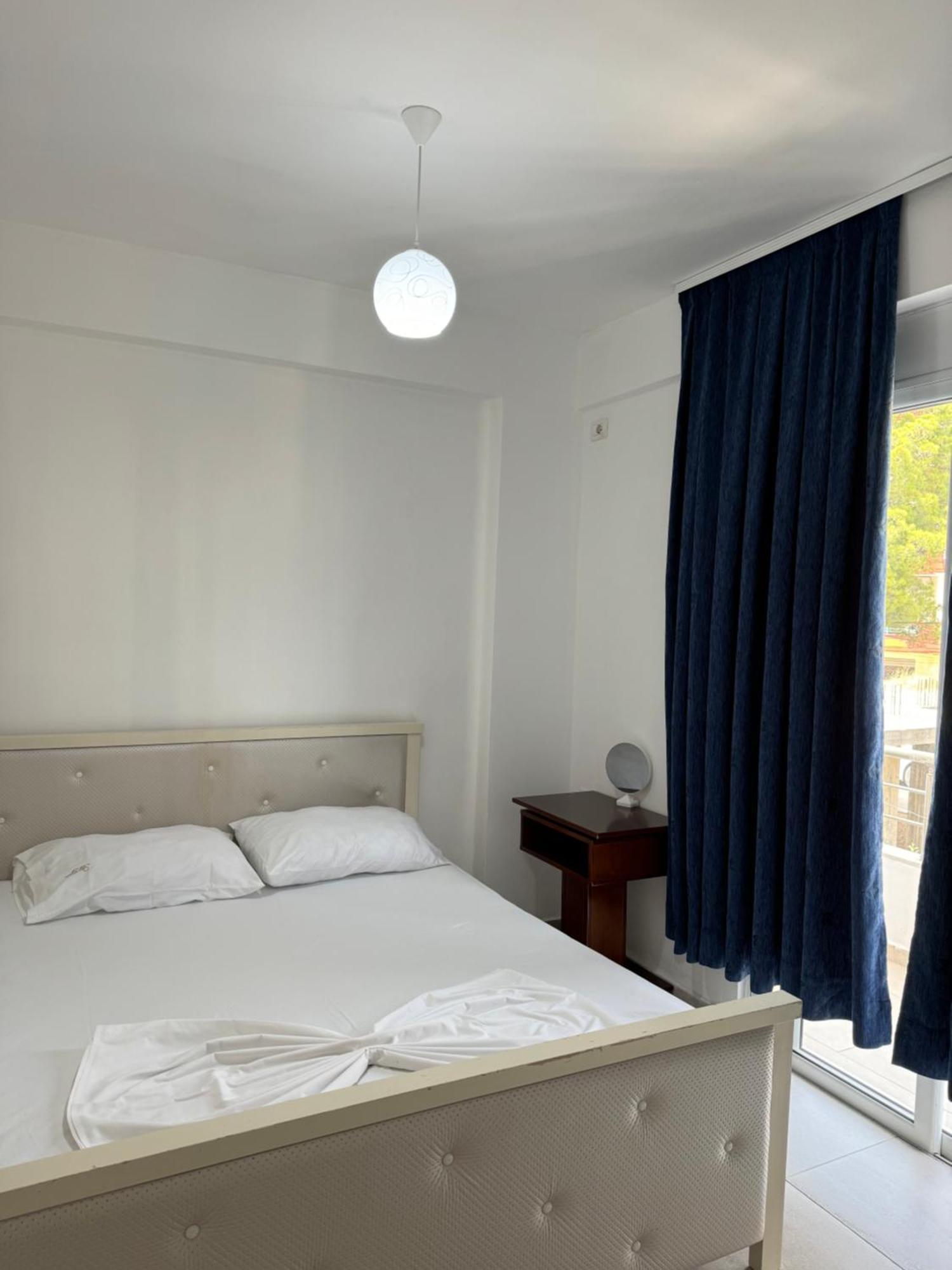 L.T. Noy'S Apartment Sarande Bagian luar foto