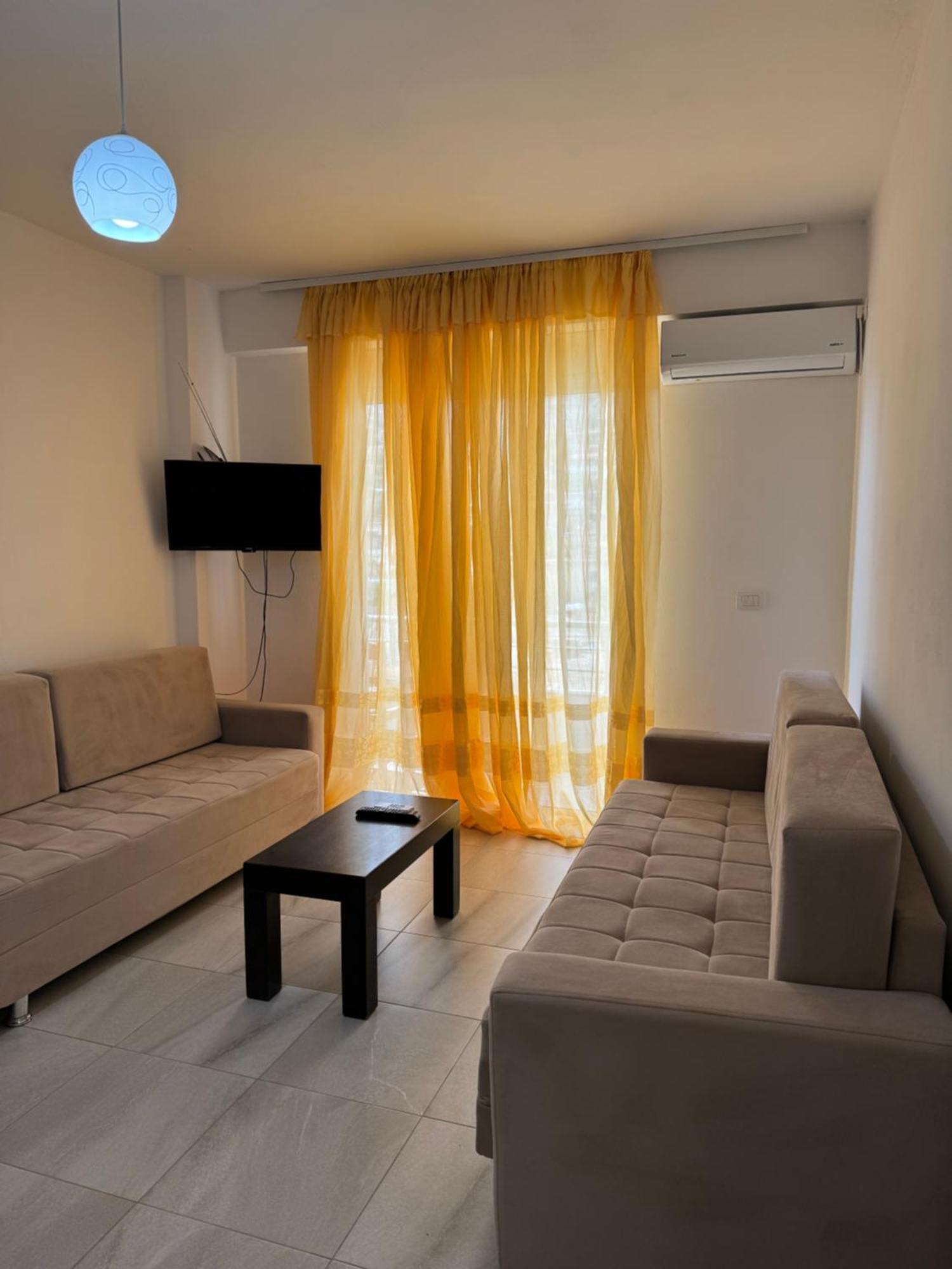 L.T. Noy'S Apartment Sarande Bagian luar foto