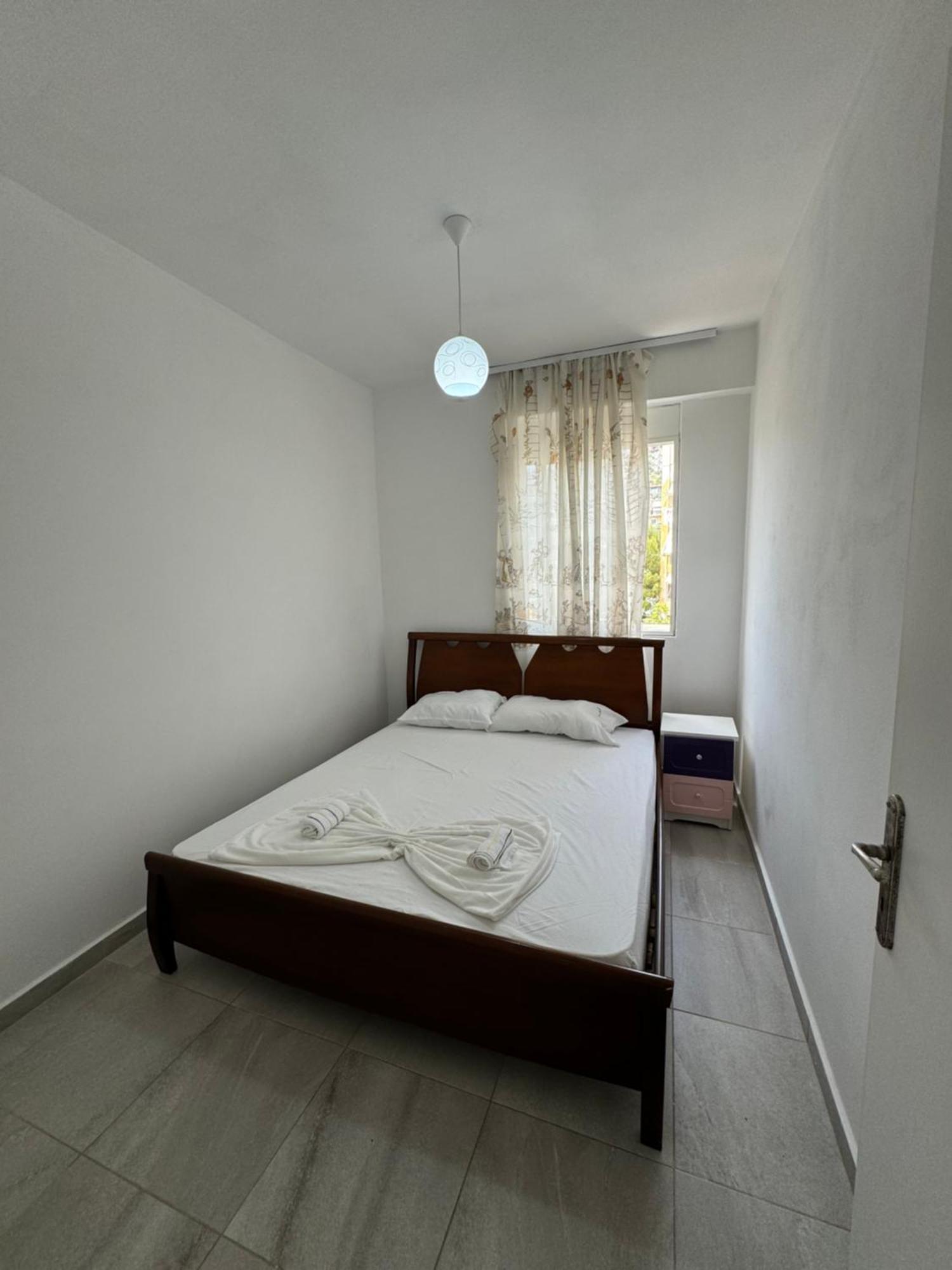 L.T. Noy'S Apartment Sarande Bagian luar foto
