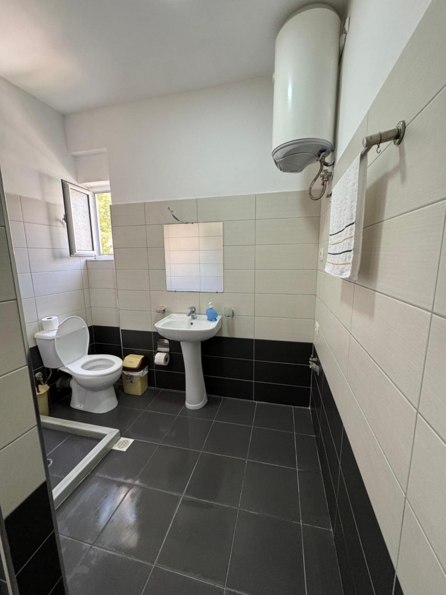 L.T. Noy'S Apartment Sarande Bagian luar foto